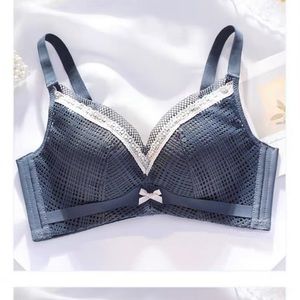 Magnet free bra Wireless with gathering effect and uplift  gray Blue 36/80 B